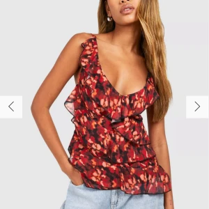 Superfint linne ifrån Boohoo  - Säljer då de ej kmr till användning och endast använt en gång 