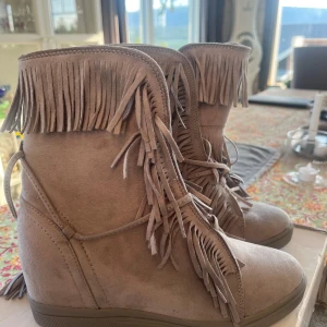 Siader  - Helt nya men försmå och dömer säljer jag dem 