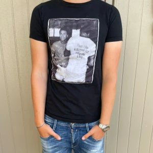 Limitato T-shirt  - Riktigt fet limitato T-shirt i gott skick 🤩 Passar stl XS  Hör av dig vid funderingar! 