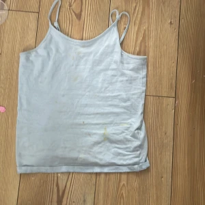 Linne - Säljer detta linne från lager 157 i storlek 140 kommer tvättas innan den skickas 