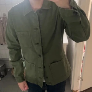 Overshirt Lager157 - Säljer denna jag aldrig använt. Prislapp finns kvar. Nypris: Ca 200 kr. Säljer för 150 då den är helt ny. 