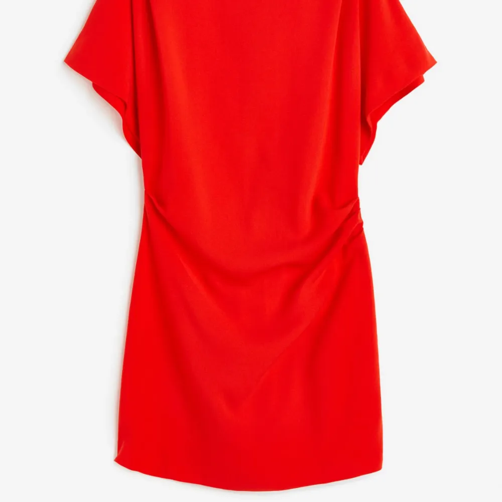 Oanvänd klänning från H&M med lapparna kvar❤️‍🔥. Klänningar.