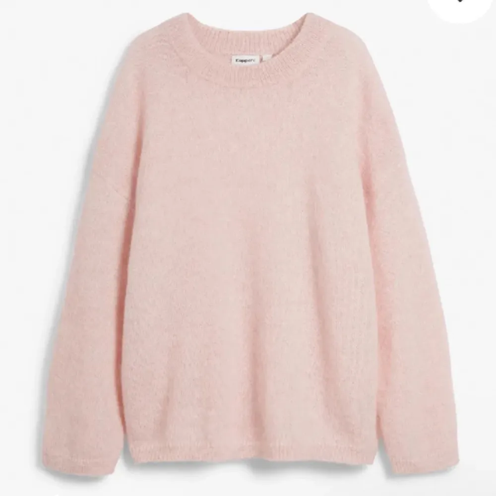Rosa stickad tröja från Kappahl, originalpris 800kr säljer för 500kr + frakt, använd en gång. Skriv för fler bilder eller funderingar 💓. Stickat.