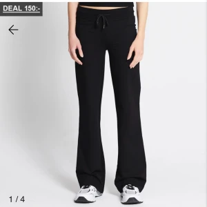 Lågmidjade mjukisbyxor  - Supersnygga mjukis som är raka i benen🫶 använda 1-2 gånger