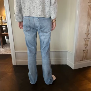 Acne jeans - Storlek står ej. Men passar mig som har S och är 170cm lång. Dem är lite långa på mig. 
