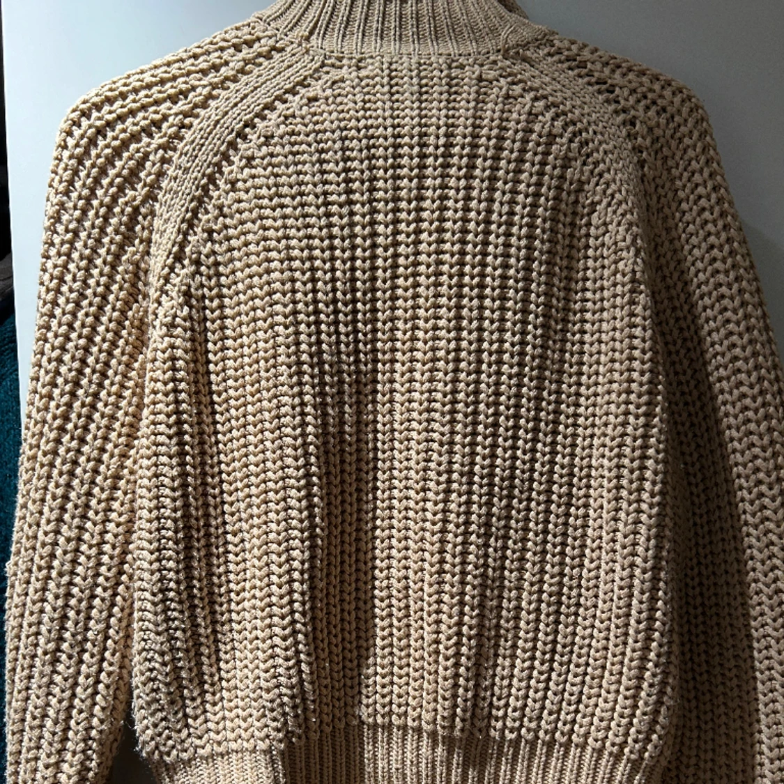 Beige stickad tröja  - 91