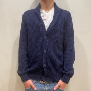 Kofta Cardigan Hampton Republic - Hej! Säljer nu min kofta från märket Hampton Republic, Storlek M fint skick. Tveka inte på att höra av dig om du har frågor eller funderingar kring varan! 