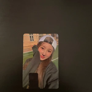 Lee chaeyeong over the moon pc  - 29kr + 15kr frakt  Tar bara Swish  Dem för mer info 💗