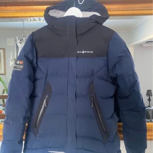 Den e ny , Ny priset ä 5700 Jag säljer den 2900 - Den e ny ,  Ny priset ä 5700  Jag säljer den 2900