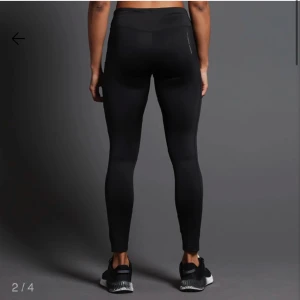 Tränings tights  - Oanvända tränings tights från Lager157 med lappen kvar! Säljer då jag råkade beställa 2 par och orkar inte lämna tillbaka.