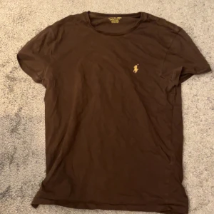 Polo Ralph lourent - T shirt storlek s bra skick