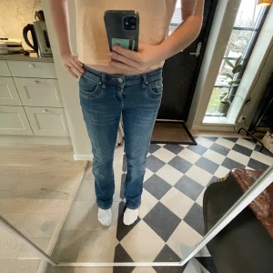 Ltb jeans - Valerie jeans andvända Max 8 gånger  I jätte fint skick  28x32