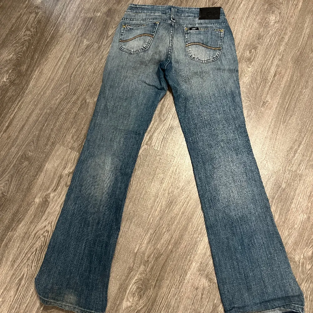 Snygga lågmidjade o bootcut!! Midjemått 78-80 ish💕w28L35. Jeans & Byxor.