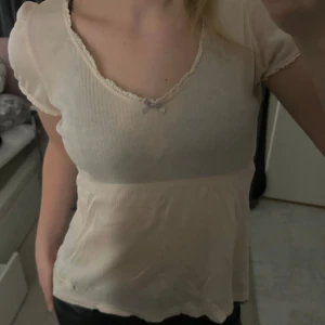 Odd Molly t-shirt - Skriv privat vid fler frågor!😊  Använd 1-2 gånger!  Odd Molly storlek: 1