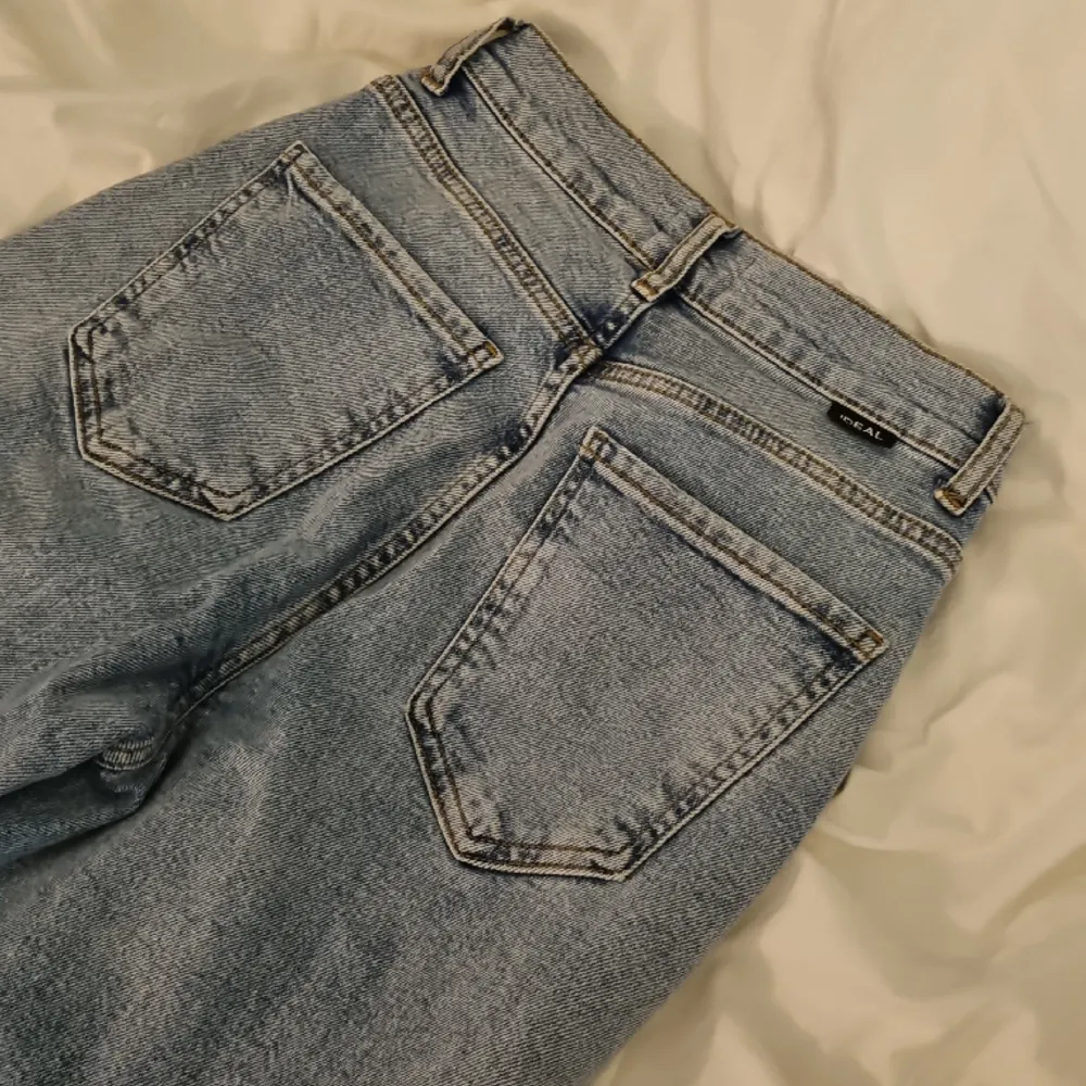 Blå jeans från IDEAL. Fint skick. Köparen står för frakten . Jeans & Byxor.