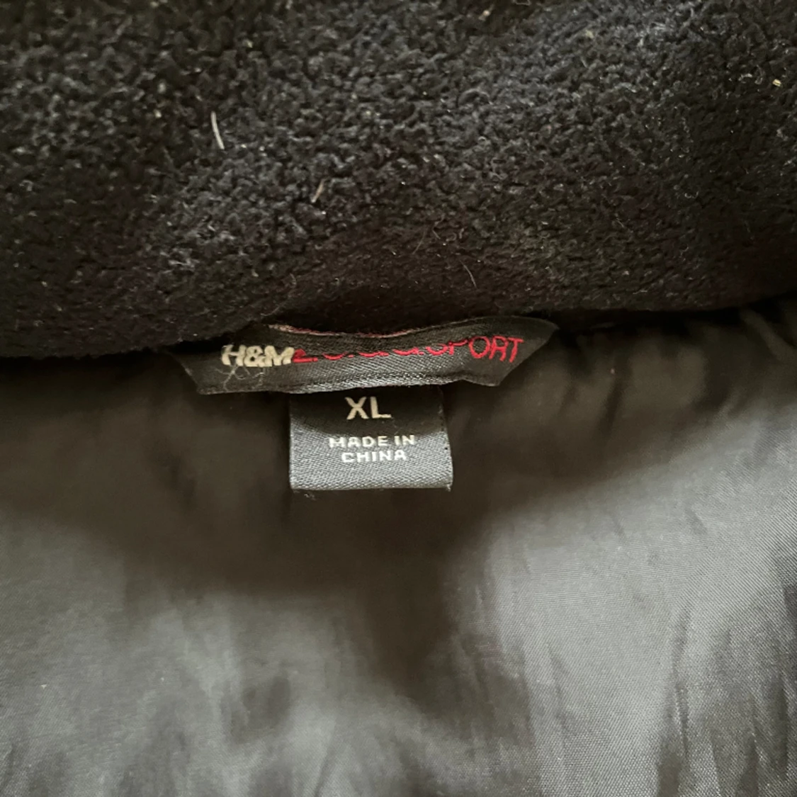 Svart och beige väst - 90