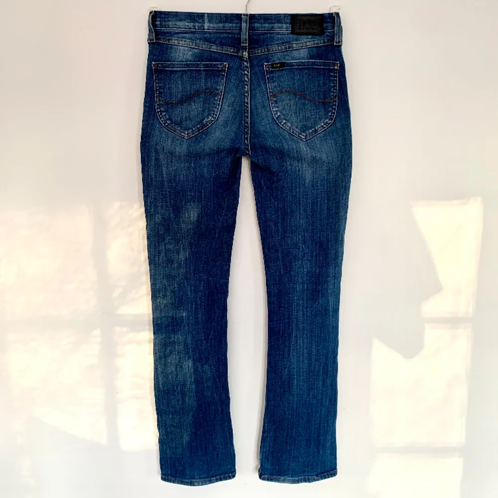 Lee jeans i bra skick, modell ”Bonnie”, storlek 28 i bredd och 31 i längd. Små i passformen. Hyfsad flare (alltså utsvängda).. Jeans & Byxor.