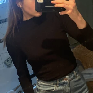 Långärmad tröja - Långärmad fin tröja. Aldrig använd. Nypris 499