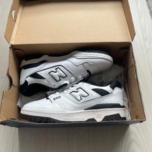 New Balance 550 - Köpta i vintras men aldrig använda då dom var i fel storlek 