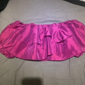 Topp - Fashionable top. Size Xs. Very nice color&quality. new without tags