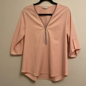 Tröja - En tröja som jag endast använt cirka 5 gånger. Inprincip nyskick 