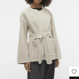 Populära jacka  - Säljer populära jacka. Ordinarie priset är 899kr! Säljer för 750kr🥰