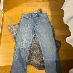 Weekday jeans som är i fint skick!  Knappt använda och nypris på 600.