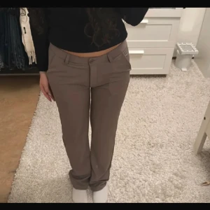 kostymbyxor  - Köpte dessa på plick för 299kr vet inte vart de är ifrån, dem passade tyvätt inte mig❤️