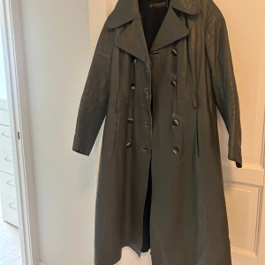 Skinnkappa - Perfekt skinnkappa inför våren med snygg passform! Köpare står för frakt❤️