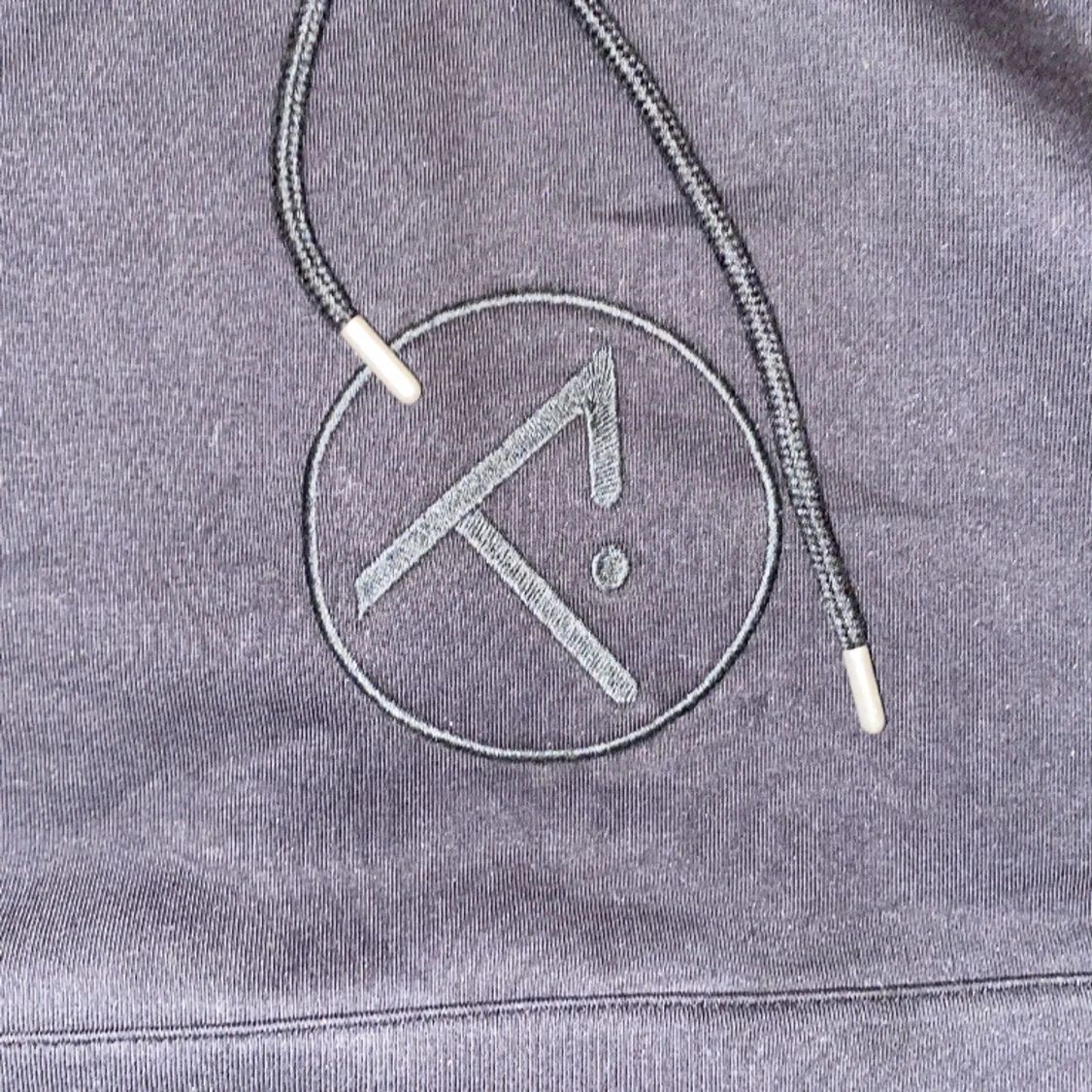 En k hoodie storlek s  - 90