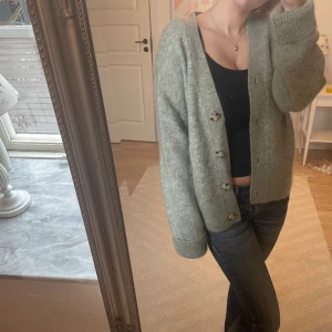 Stickad Kofta - Från HM Premium Selection och aldrig använd