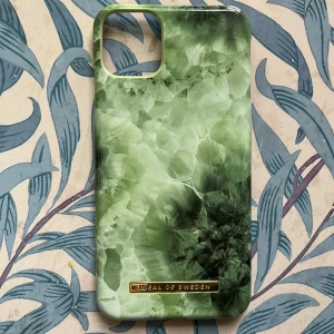 Nya skal iphone xs max - Helt nya skal till iphone xs max. Det gröna är använt en gång de andra är oanvända! Det gröna och svarta är från ideal of Sweden! 189 för alla 3. Pris kan diskuteras. Vill man köpa en får man komma med pris förslag🩷 använd inte ”köp nu”