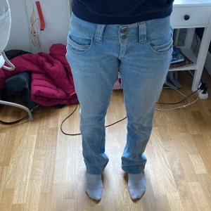Pepe jeans❤️ - Säljer nu mina Pepe jeans eftersom att de inte passa mig❤️ Väldigt bra skick och använda en gång❤️