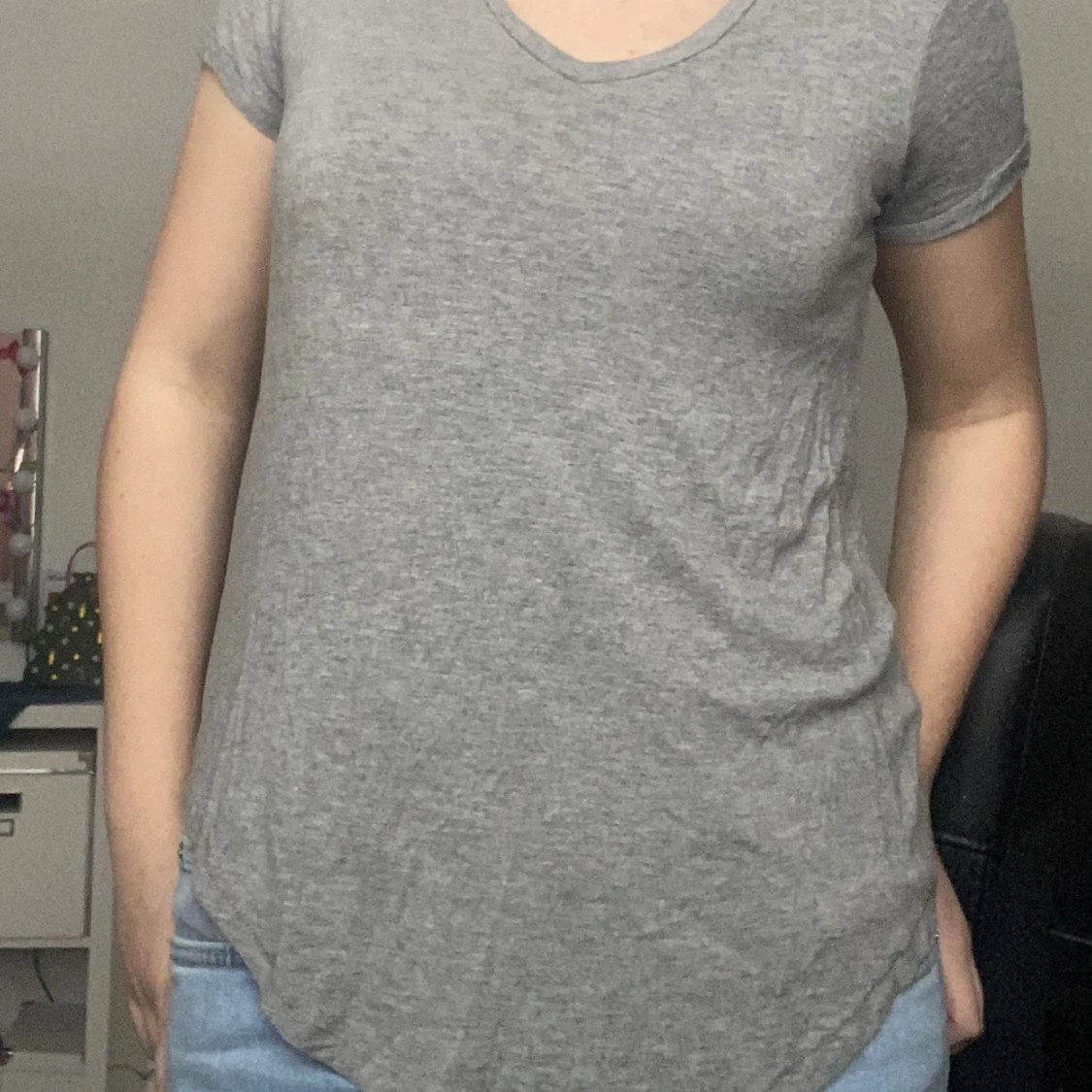 Grå urringad t-shirt - 90