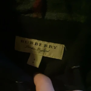 Burberry zip  - Sitter som medium. Knappt använd