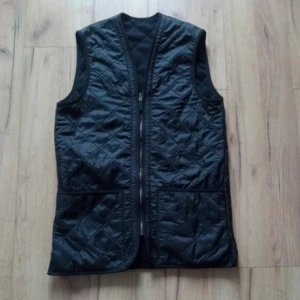 Barbour väst - Barbour väst i storlek S.