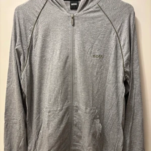 Hugo boss tröja - Jätte fin boss tröja perfekt till sommaren