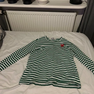 Säljer denna tröjan  - Har haft den i många år och tänkte sälja den ju för den inte passar