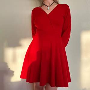Very nice red dress. 💃🏼Shapes a nice form, and material is elastic. Mulates after your body making you look really fit.  Size: 36 (EUR S) Condition: like new. Very good quality. Preserves well in time. It does not wrinkle 😍 Material: 90%polyester 