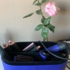 Dyson - Säljer min nästan helt nya dyson i jätte bra skick💕