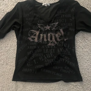 Y2k tröja - Snygg topp! Storlek M-L men passar mig som är XS. 