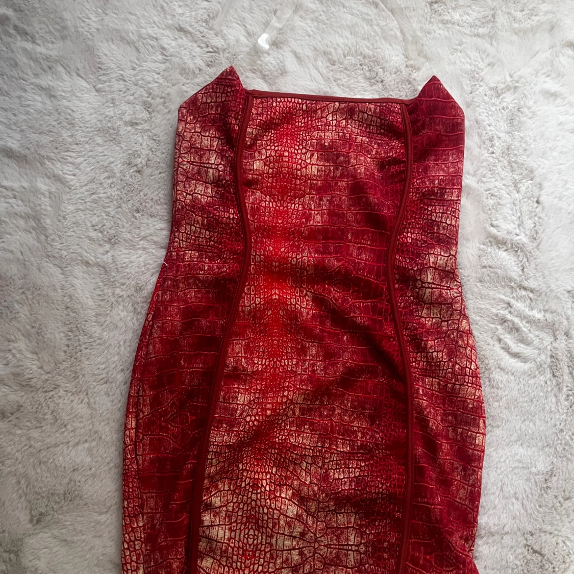 Prettylittlething klänning