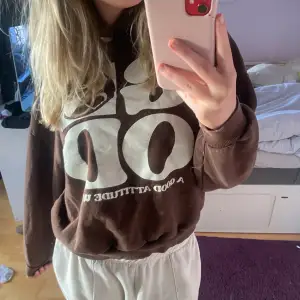 Super söt brun hoodie 