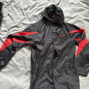 Adidas vindjacka - Använd 1 gång.