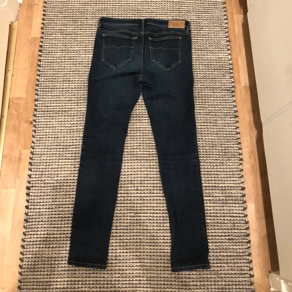 Diesel jeans-mycket bra skick utan defekter-storlek W33 L32-kolla gärna plaggen i min profil-Dma om du har några funderingar . Jeans & Byxor.