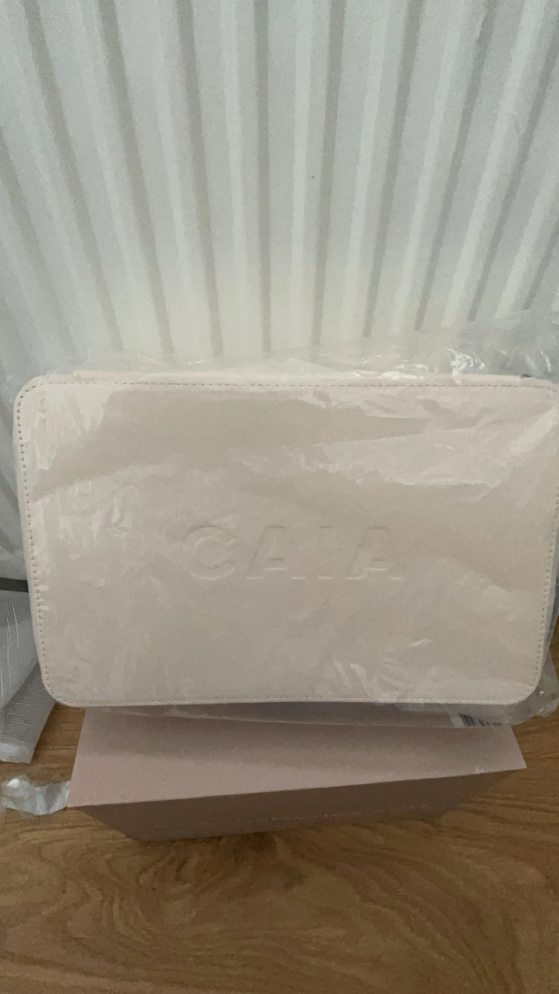 Helt ny necessär från caia  - 90