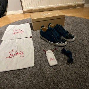 Christian Louboutin - Christian Louboutins i storlek 42 i ny skick. All og finns 