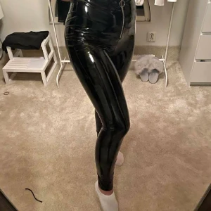 Lackbyxor - Storlek L