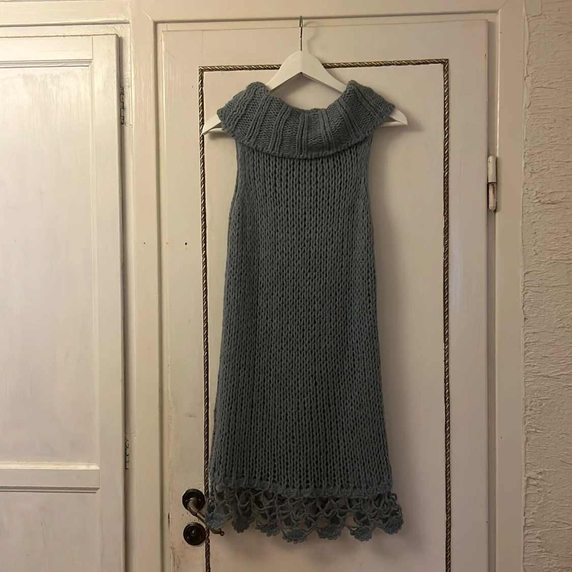 blå stickad klänning - 91