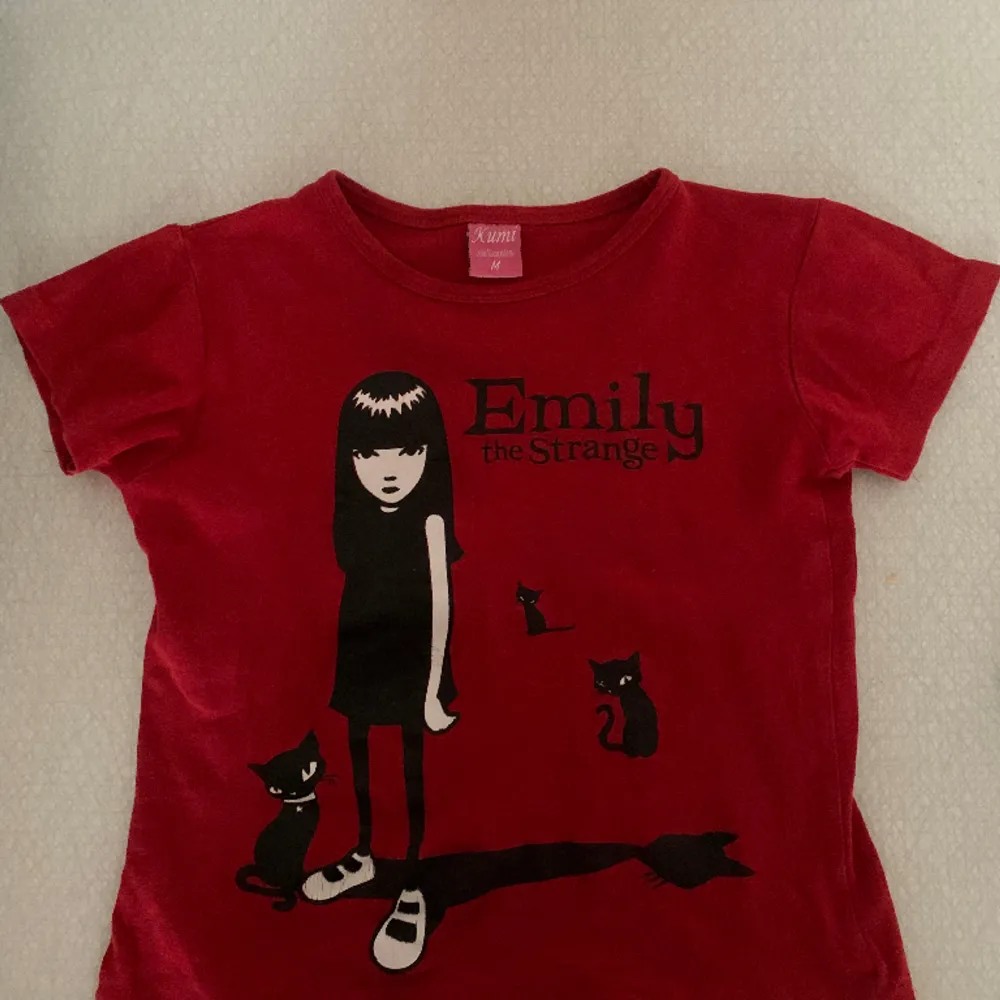 Emily the strange top, storlek M på taggen - passar xs-m. nyskick!🤍. T-shirts.